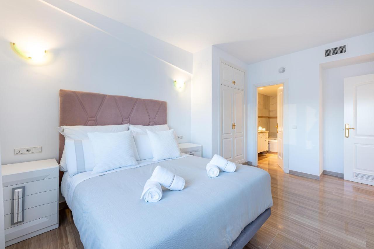Atico Puerto Marina First Island With Sea Views And Rooftop Pool Benalmadena Exterior photo